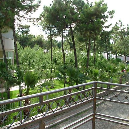 Hotel Dollari Kryemëdhej 외부 사진