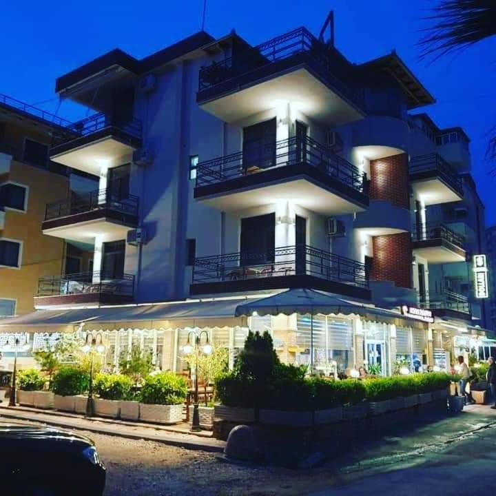 Hotel Dollari Kryemëdhej 외부 사진